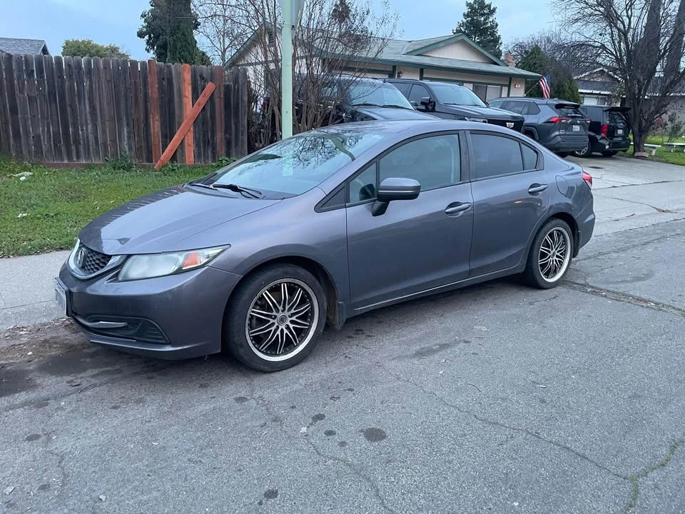 2014 Honda Civic 9th Gen - Image 2 of 6