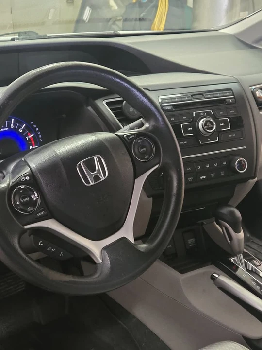 2014 Honda Civic 9th Gen - Image 10 of 19