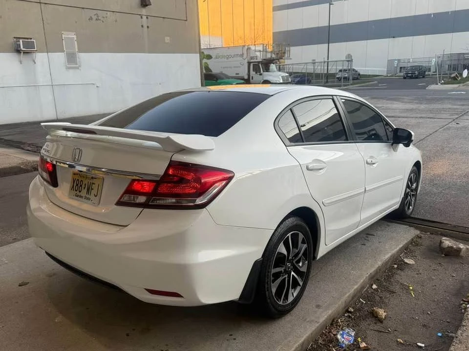 2014 Honda Civic 9th Gen - Image 2 of 4