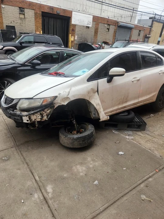 2014 Honda Civic 9th Gen - Image 2 of 3