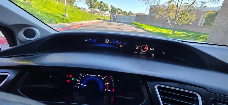 2014 Honda Civic 9th Gen - Image 5 of 9