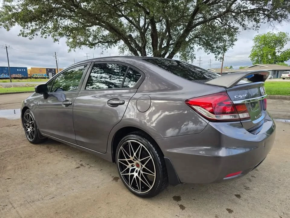 2014 Honda Civic 9th Gen - Image 6 of 15