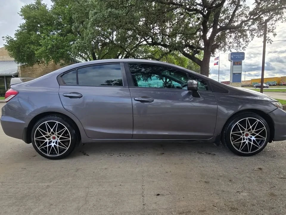 2014 Honda Civic 9th Gen - Image 2 of 15