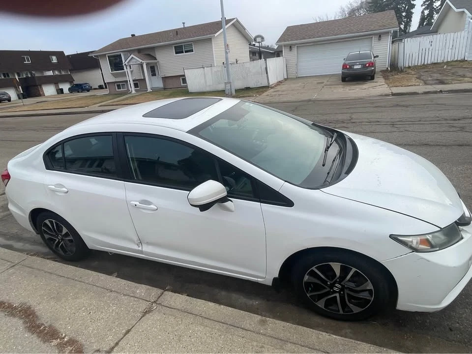 2014 Honda Civic 9th Gen - Image 2 of 4