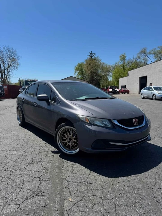 2014 Honda Civic 9th Gen - Image 2 of 10