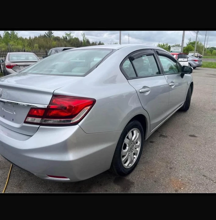 2014 Honda Civic 9th Gen - Image 3 of 7