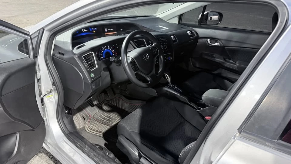 2014 Honda Civic 9th Gen - Image 10 of 20