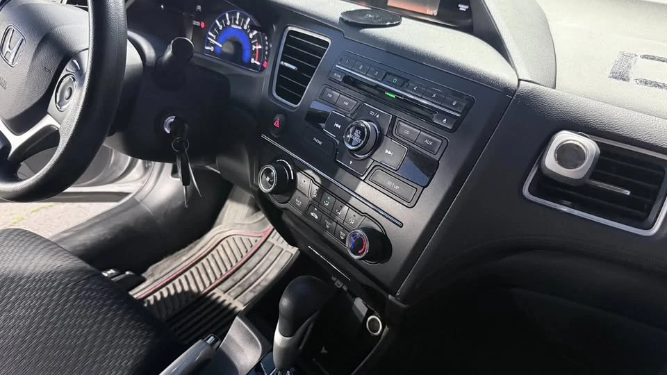 2014 Honda Civic 9th Gen - Image 13 of 20