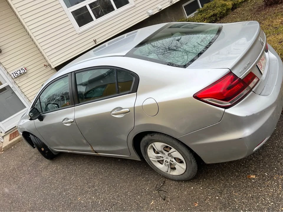 2014 Honda Civic 9th Gen - Image 2 of 5