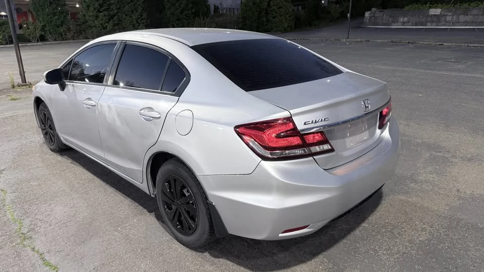 2014 Honda Civic 9th Gen - Image 7 of 20