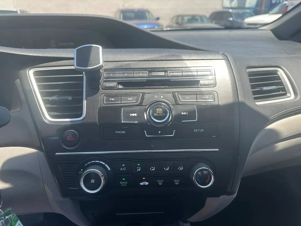 2014 Honda Civic 9th Gen - Image 9 of 15
