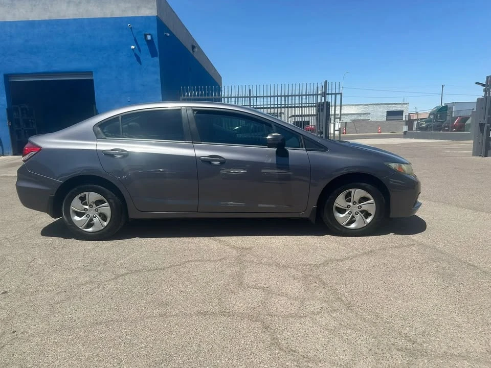 2014 Honda Civic 9th Gen - Image 2 of 15
