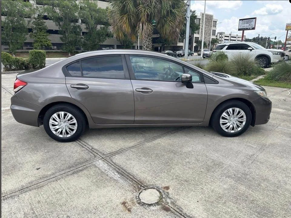 2014 Honda Civic 9th Gen - Image 5 of 9