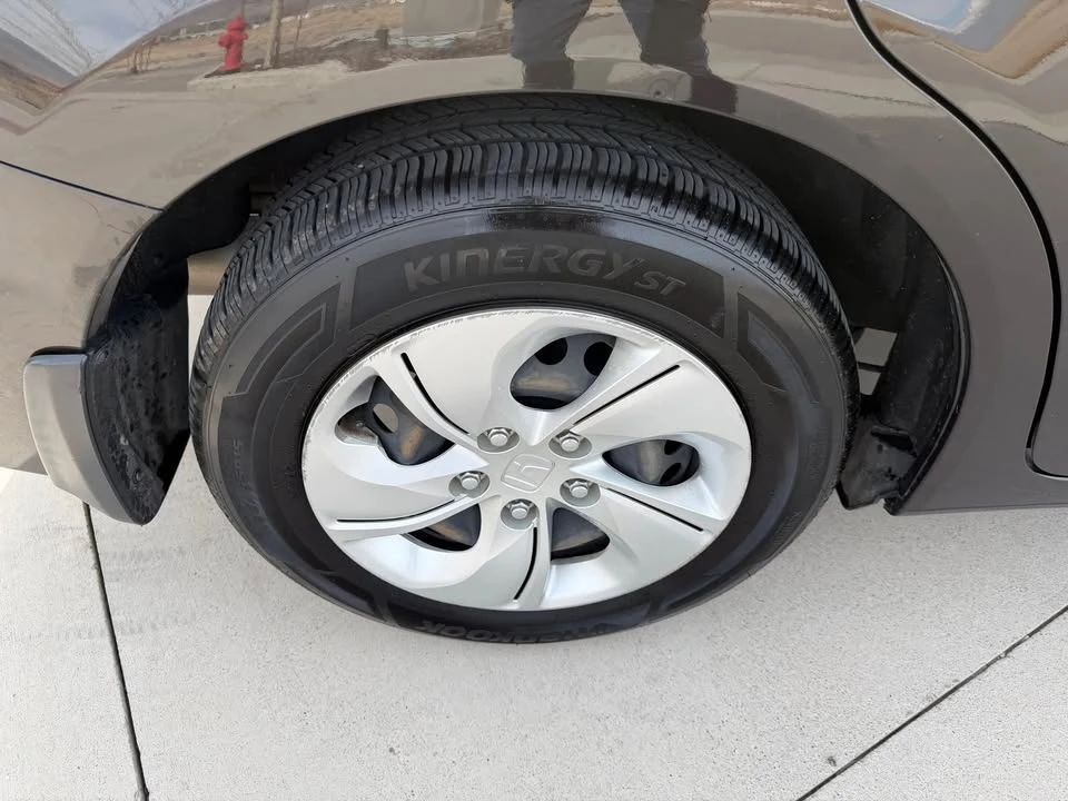2014 Honda Civic 9th Gen - Image 10 of 20