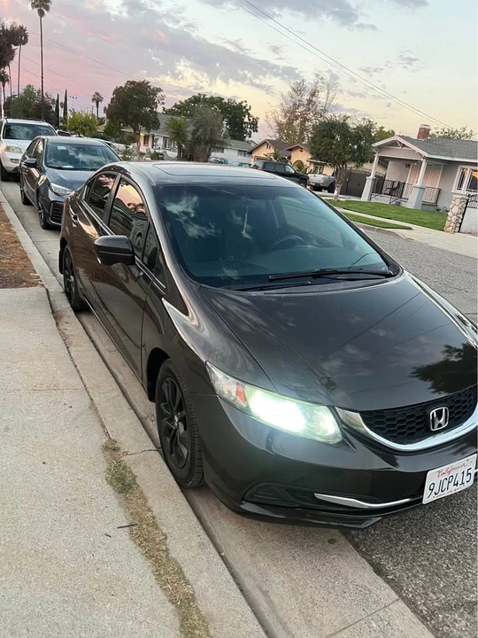 2014 Honda Civic 9th Gen - Image 3 of 12