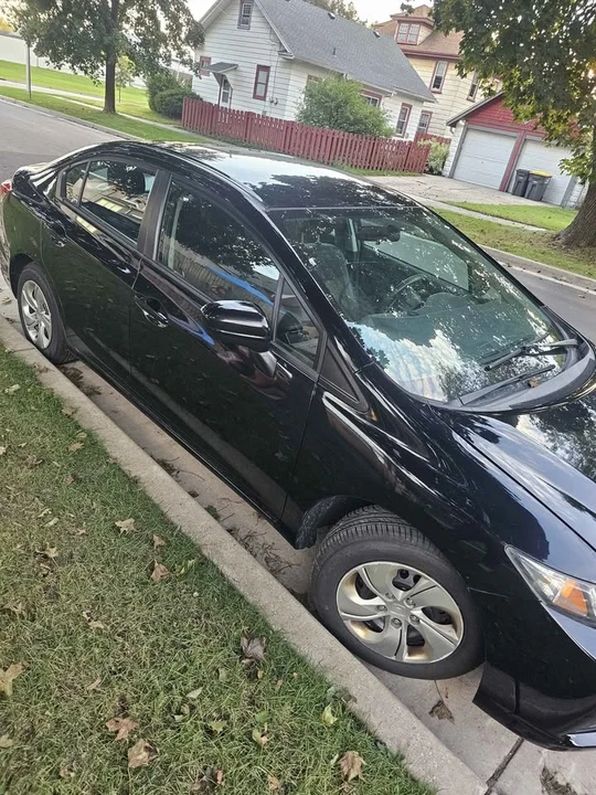 2014 Honda Civic 9th Gen - Image 2 of 7