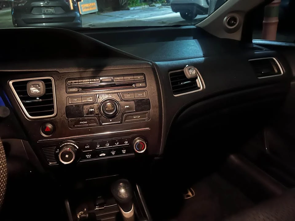 2014 Honda Civic 9th Gen - Image 5 of 12