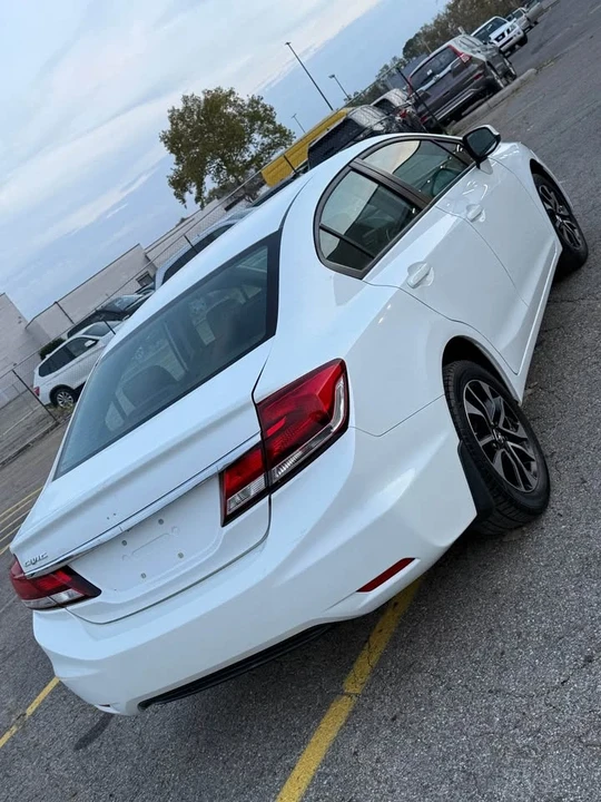 2014 Honda Civic 9th Gen - Image 4 of 10