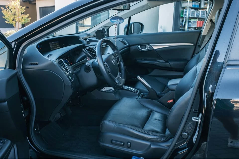 2014 Honda Civic 9th Gen - Image 10 of 20