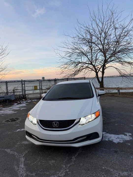 2014 Honda Civic 9th Gen - Image 7 of 15