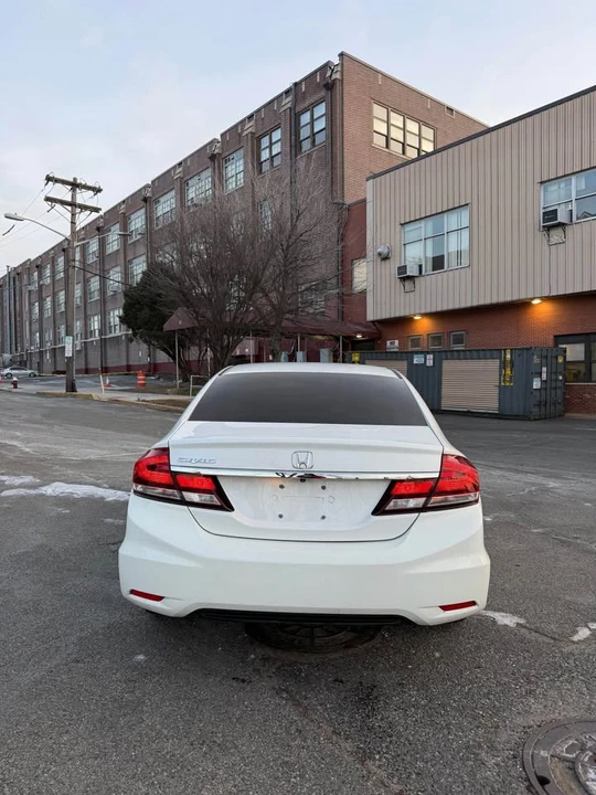 2014 Honda Civic 9th Gen - Image 6 of 15