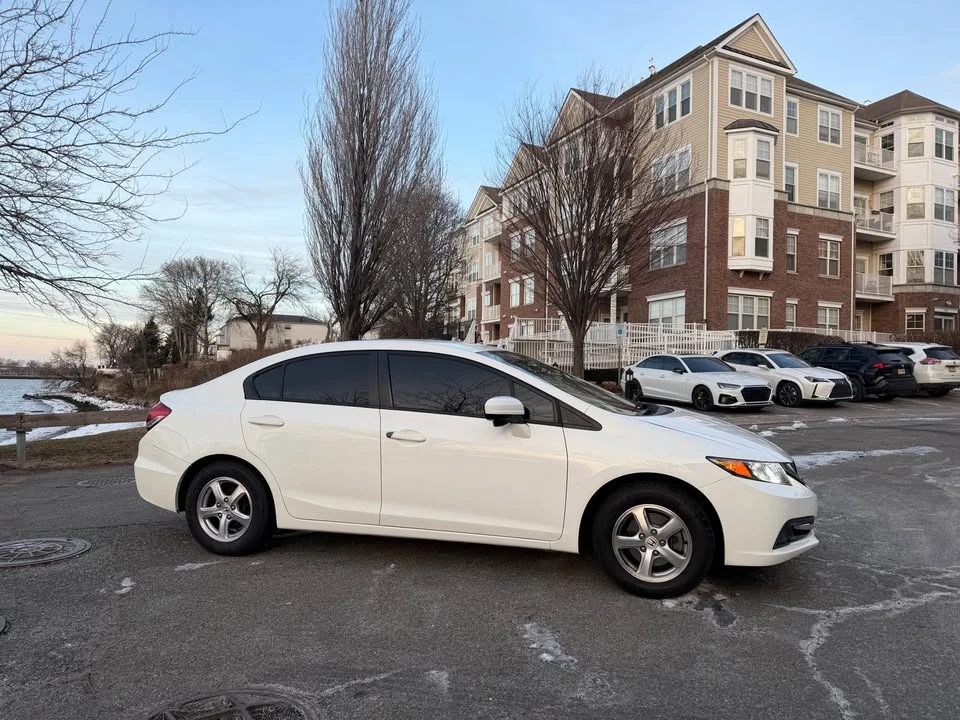 2014 Honda Civic 9th Gen - Image 3 of 15