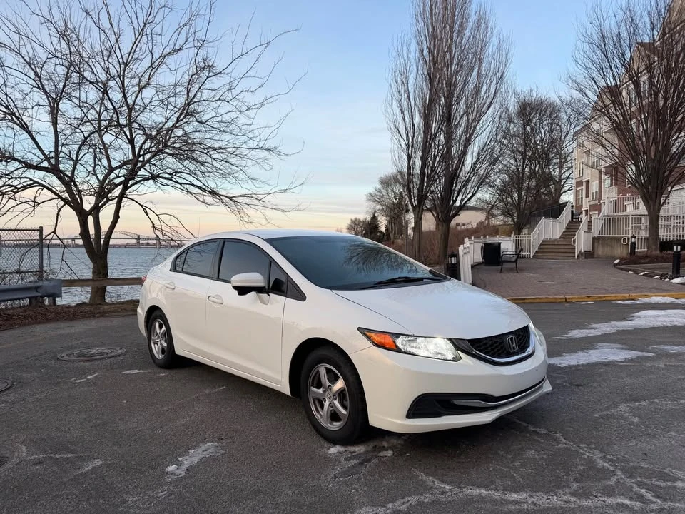2014 Honda Civic 9th Gen - Image 2 of 15