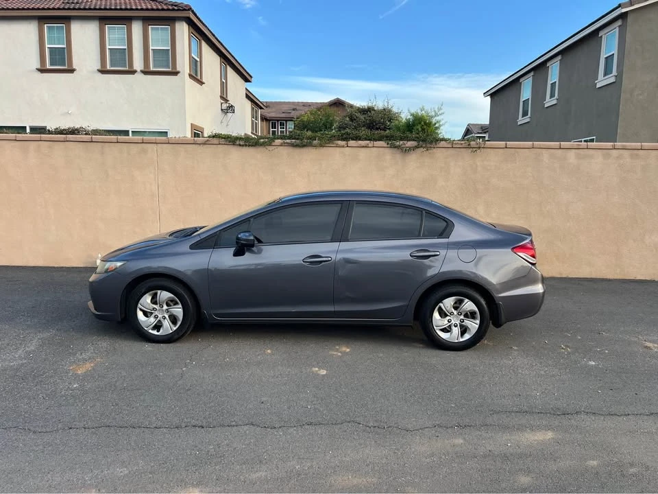 2014 Honda Civic 9th Gen - Image 2 of 12