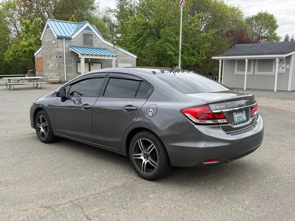 2014 Honda Civic 9th Gen - Image 5 of 11