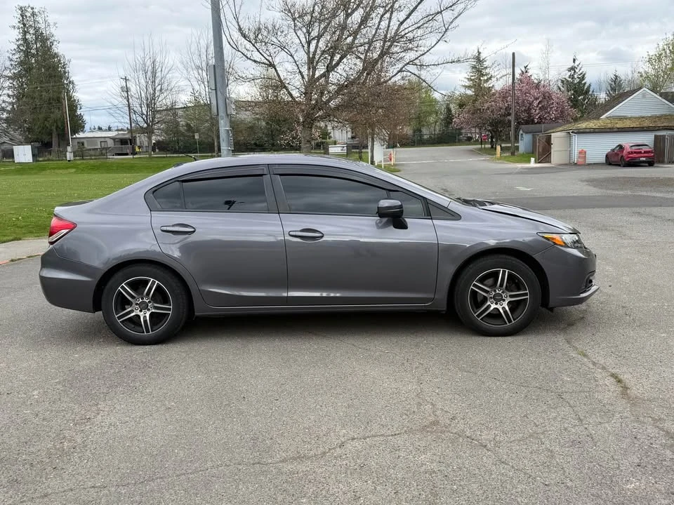 2014 Honda Civic 9th Gen - Image 3 of 11