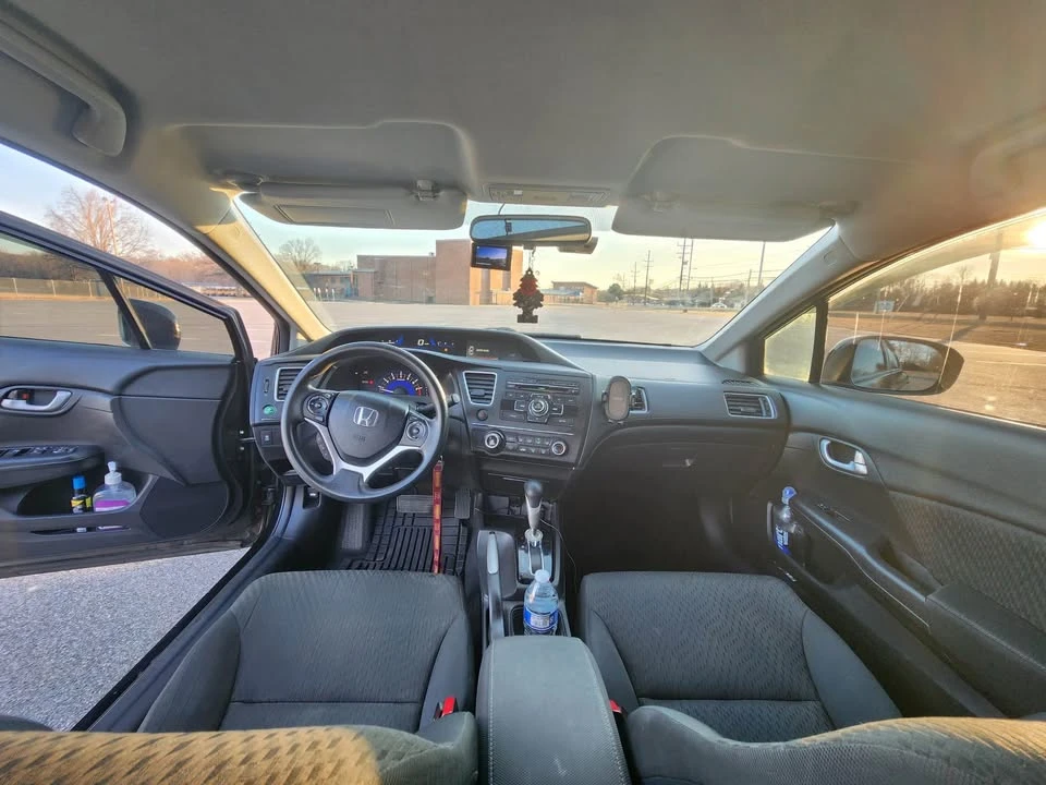 2014 Honda Civic 9th Gen - Image 2 of 10