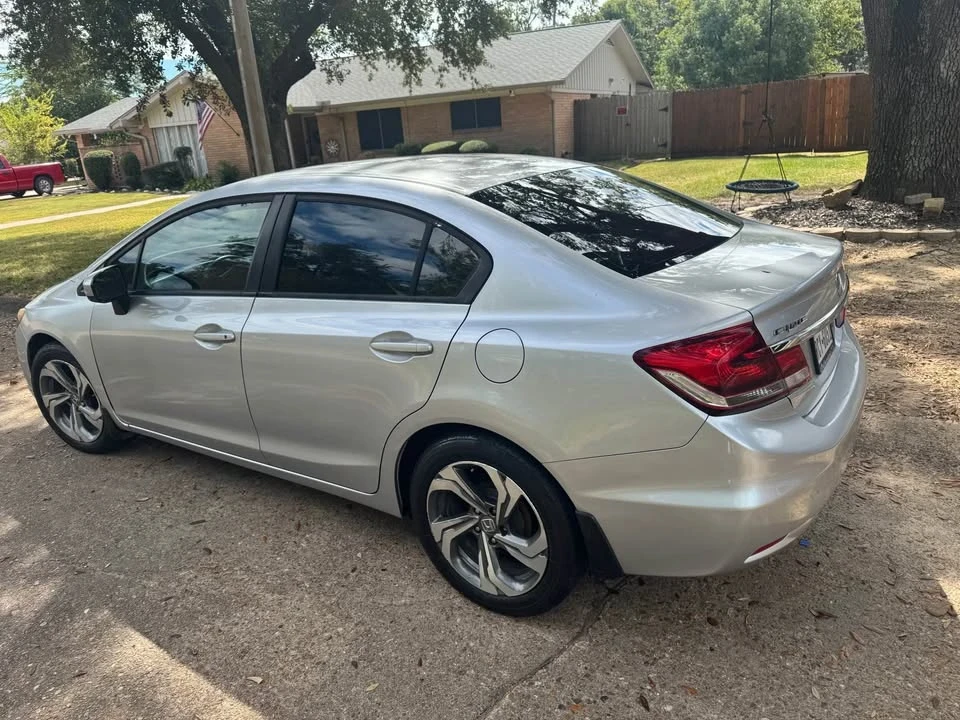 2014 Honda Civic 9th Gen - Image 2 of 10