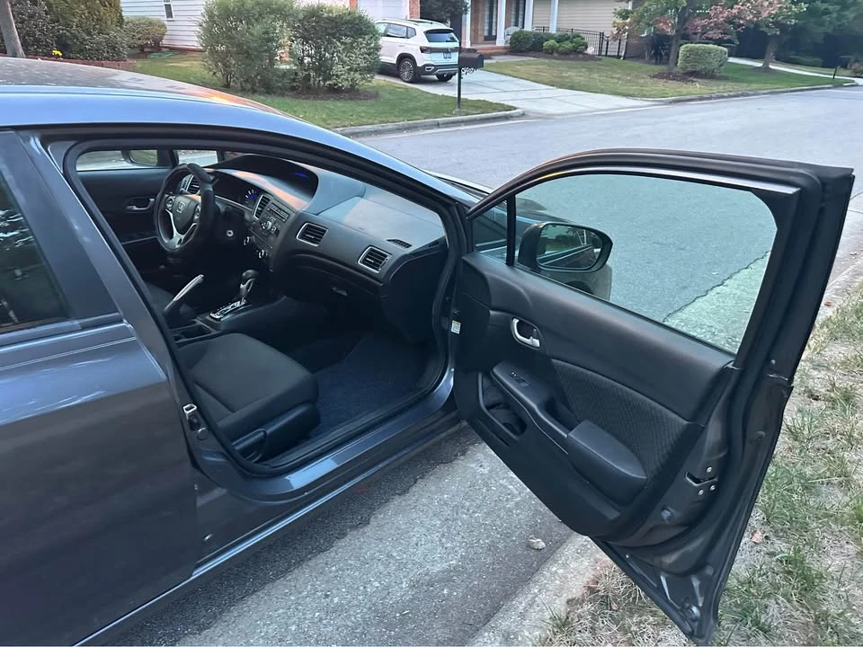 2014 Honda Civic 9th Gen - Image 10 of 16
