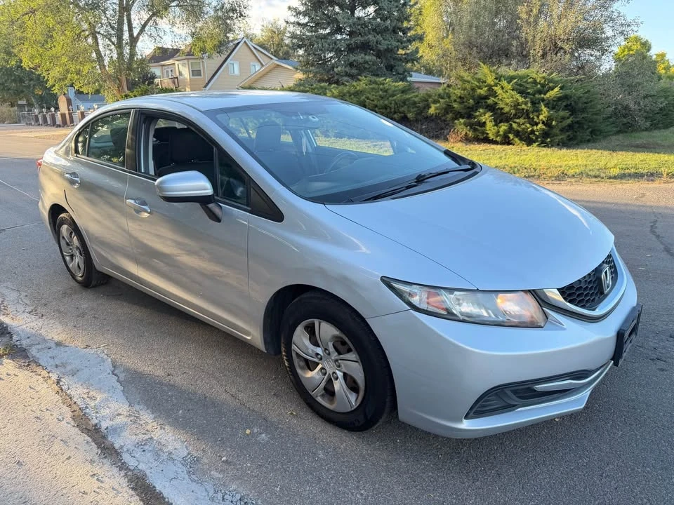 2014 Honda Civic 9th Gen - Image 2 of 8