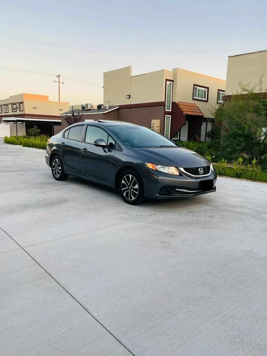 2014 Honda Civic 9th Gen - Image 2 of 15
