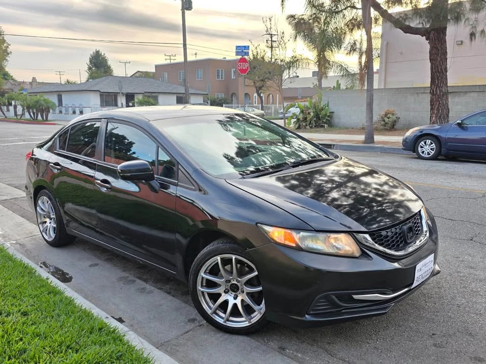 2014 Honda Civic 9th Gen - Image 3 of 10
