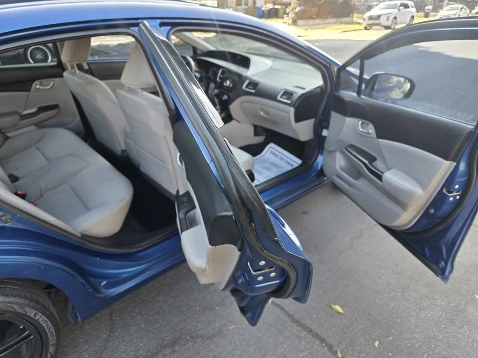 2014 Honda Civic 9th Gen - Image 5 of 9