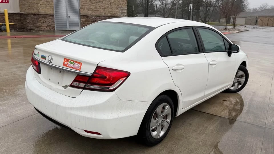 2014 Honda Civic 9th Gen - Image 2 of 16