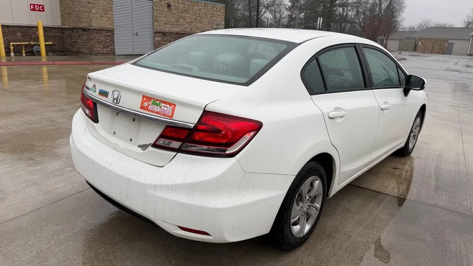 2014 Honda Civic 9th Gen - Image 5 of 16