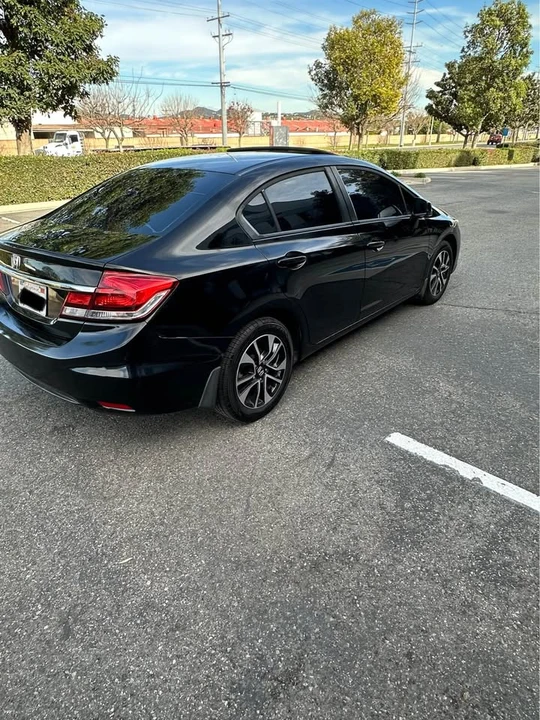 2014 Honda Civic 9th Gen - Image 5 of 11