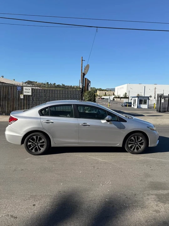 2014 Honda Civic 9th Gen - Image 2 of 12