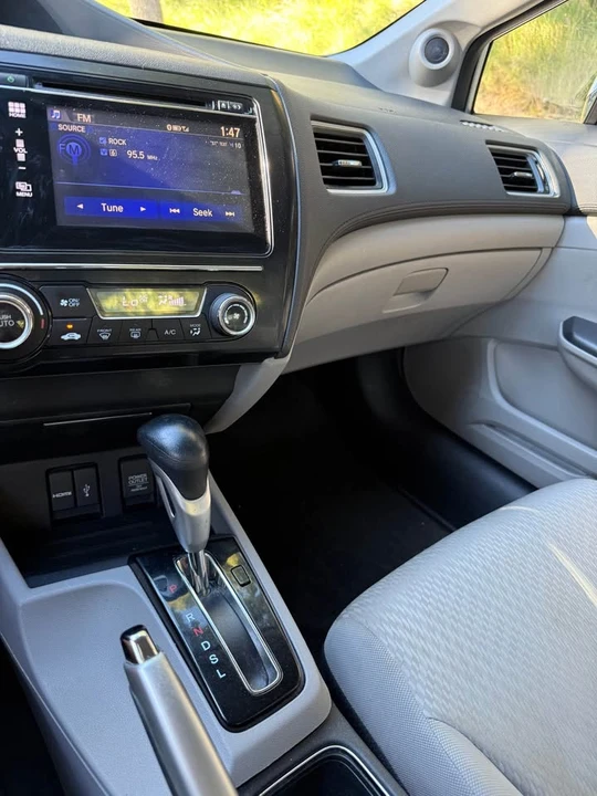 2014 Honda Civic 9th Gen - Image 9 of 12