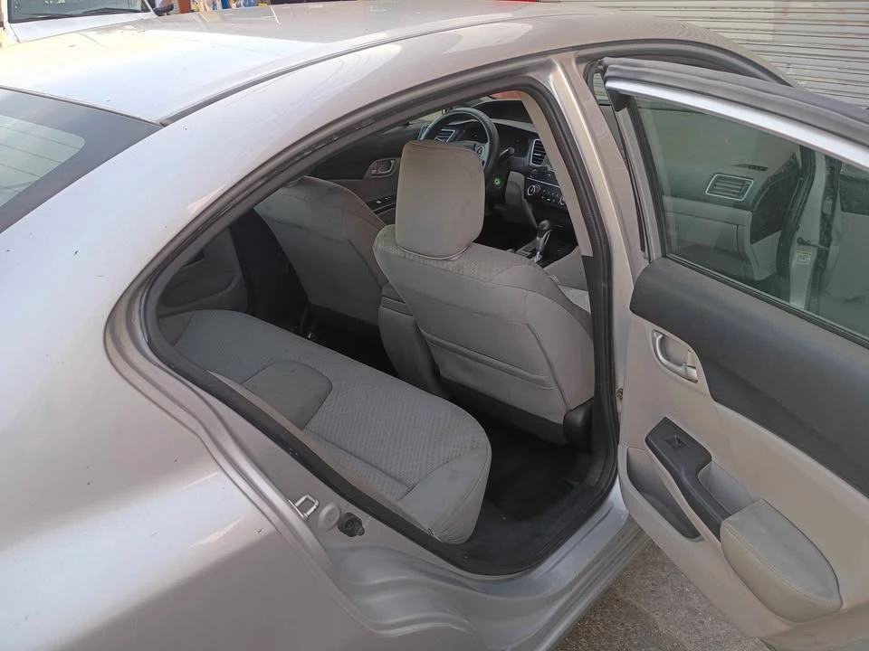 2014 Honda Civic 9th Gen - Image 12 of 19