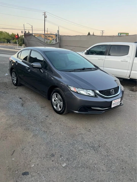 2014 Honda Civic 9th Gen - Image 2 of 10
