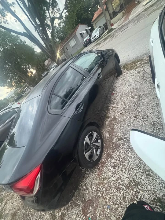 2014 Honda Civic 9th Gen - Image 4 of 4
