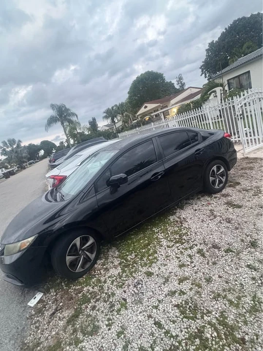 2014 Honda Civic 9th Gen - Image 2 of 4
