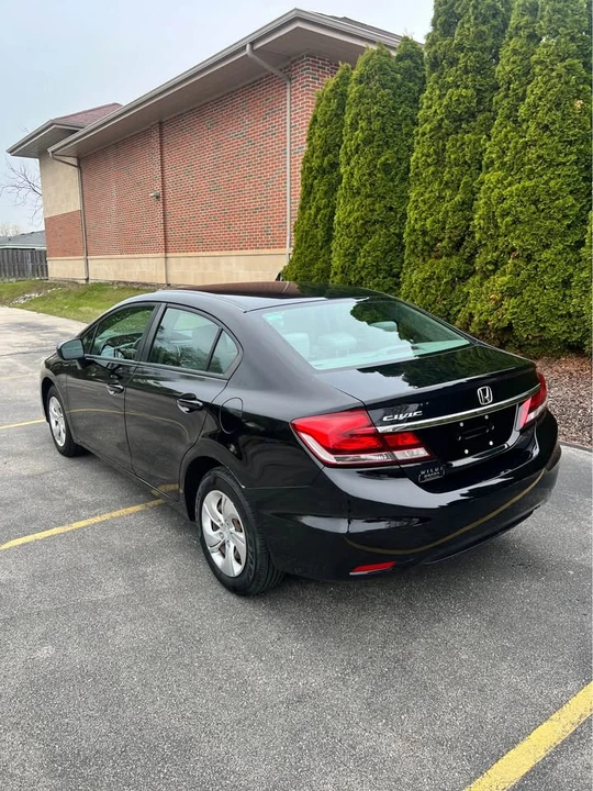 2014 Honda Civic 9th Gen - Image 6 of 19