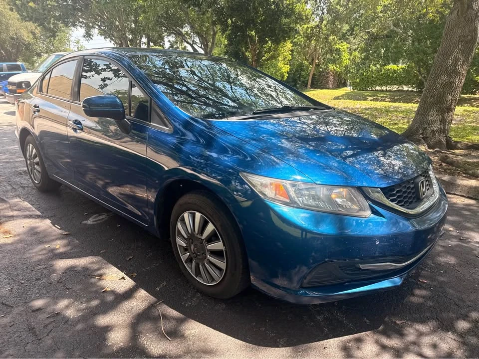 2014 Honda Civic 9th Gen - Image 2 of 11