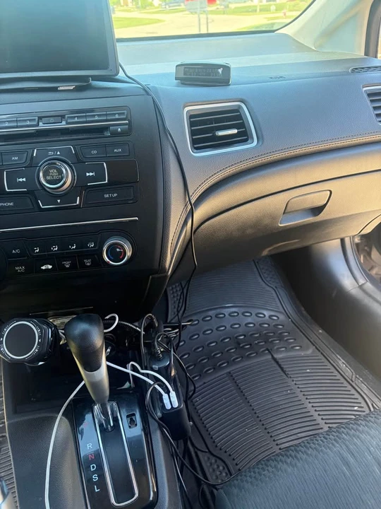 2014 Honda Civic 9th Gen - Image 9 of 11