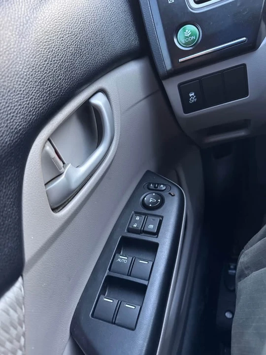 2014 Honda Civic 9th Gen - Image 5 of 12